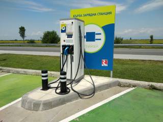 Hibriden elektromobil 07 Small